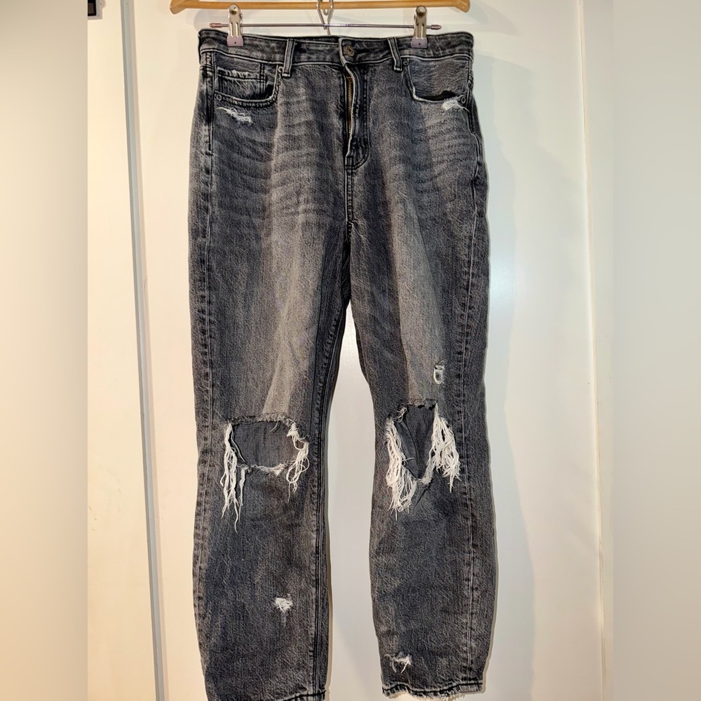 American Eagle Outfitters Women's Gray Distressed Mom Jeans Size 10 Regular